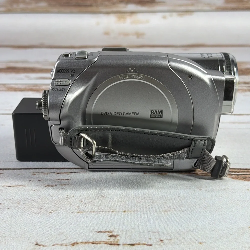 Panasonic VDR-D300 DVD Video Camera Silver Tested Works Battery No Charger
